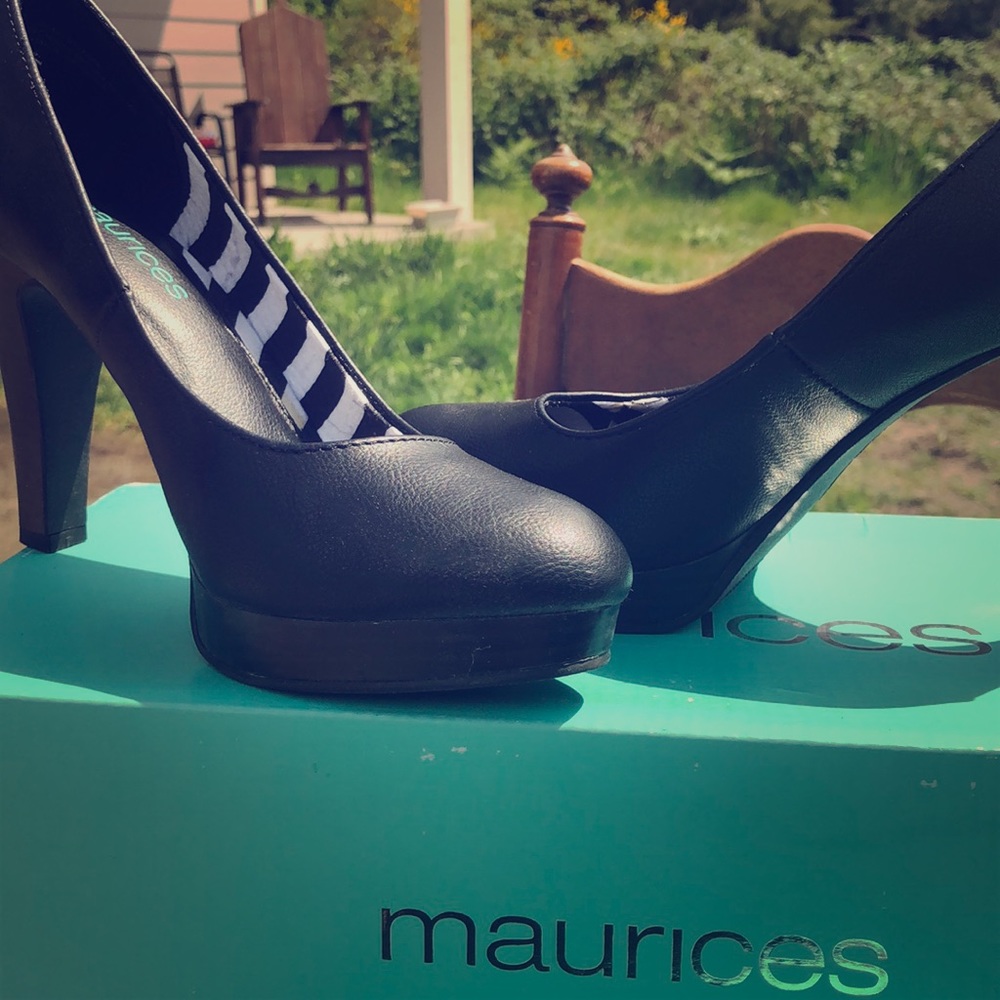 Miranda pump in black